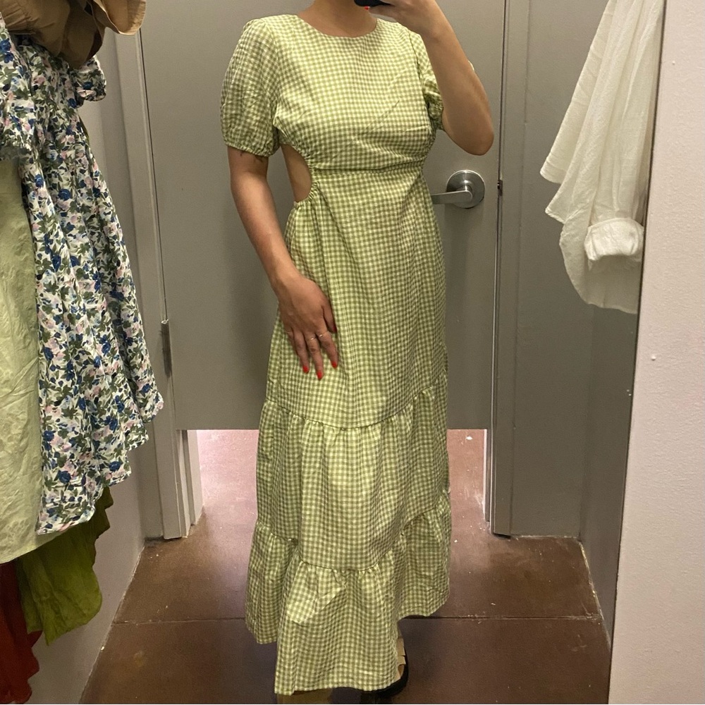 ❌SOLD❌ Backless Gingham Midi Dress with Puff Sleeves